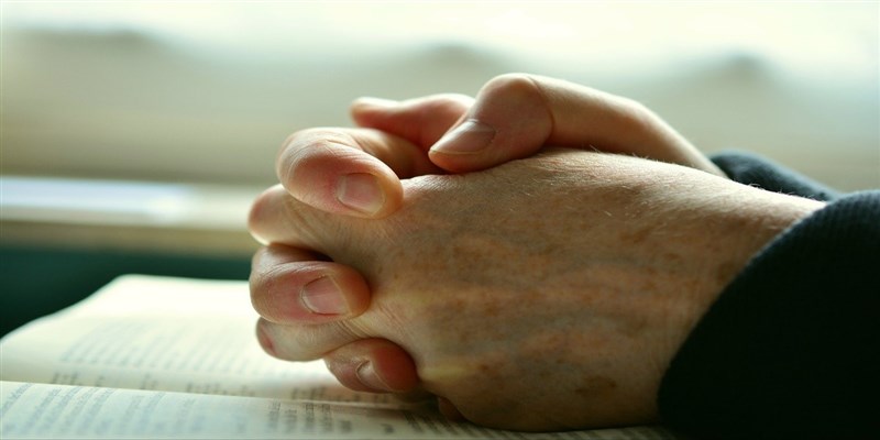 pray-2558490